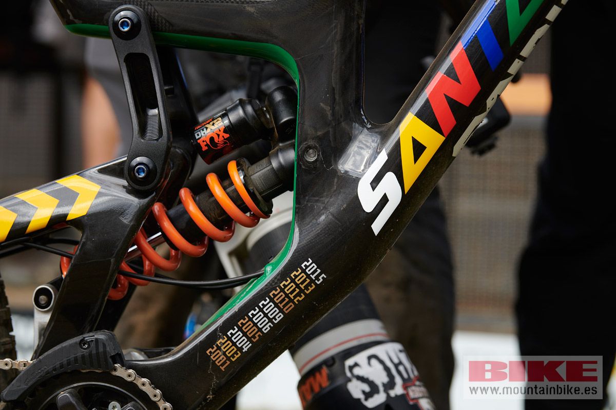 Las mejores fotos del DH del Mundial de Val di Sole (12) Las mejores fotos del DH del Mundial de Val di Sole (12)