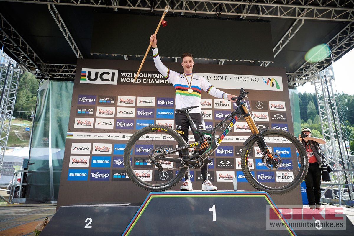 Las mejores fotos del DH del Mundial de Val di Sole (37) Las mejores fotos del DH del Mundial de Val di Sole (37)
