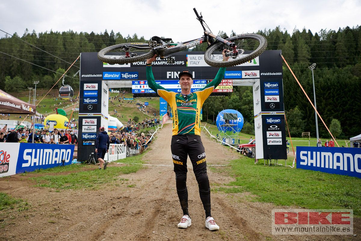 Las mejores fotos del DH del Mundial de Val di Sole (34) Las mejores fotos del DH del Mundial de Val di Sole (34)
