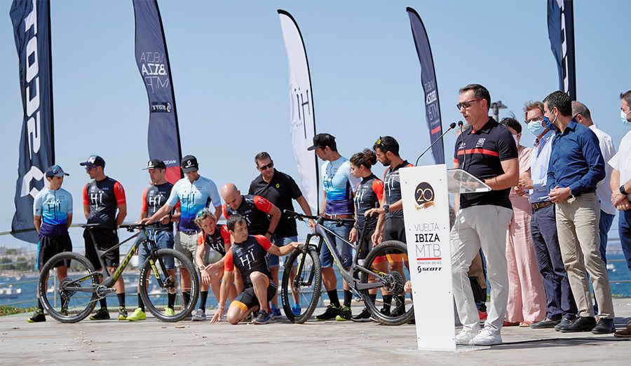 Presentación oficial de la 20ª Vuelta a Ibiza MTB Scott