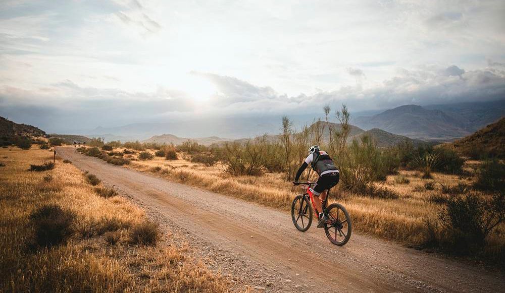 consejos para ir en llano con tu bici mtb foto titan desert