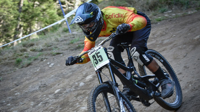 Álex Marín logra el puesto 20 en el mundial de Descenso