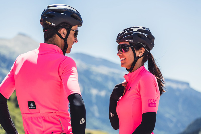 Etxeondo presenta su Maillot Dena