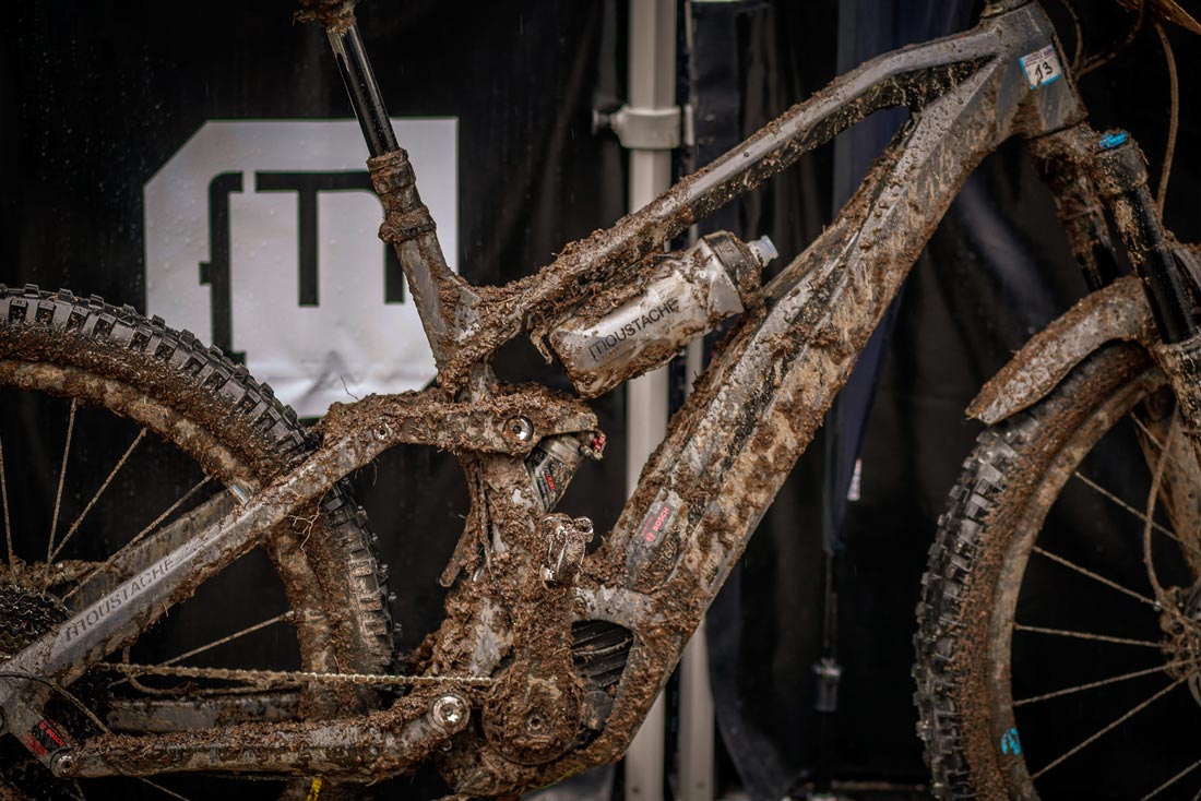 Conducción MTB en mojado