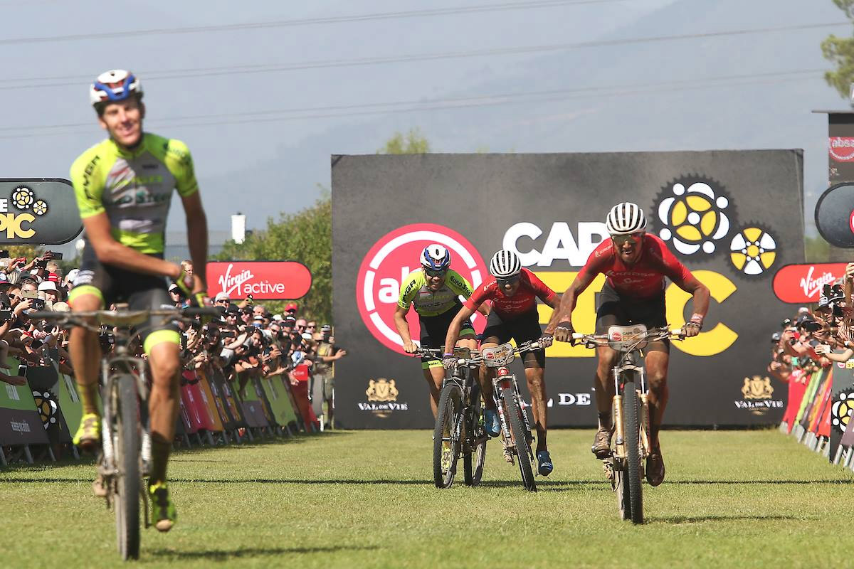 Cape Epic: Schurter y Forster, todo controlado