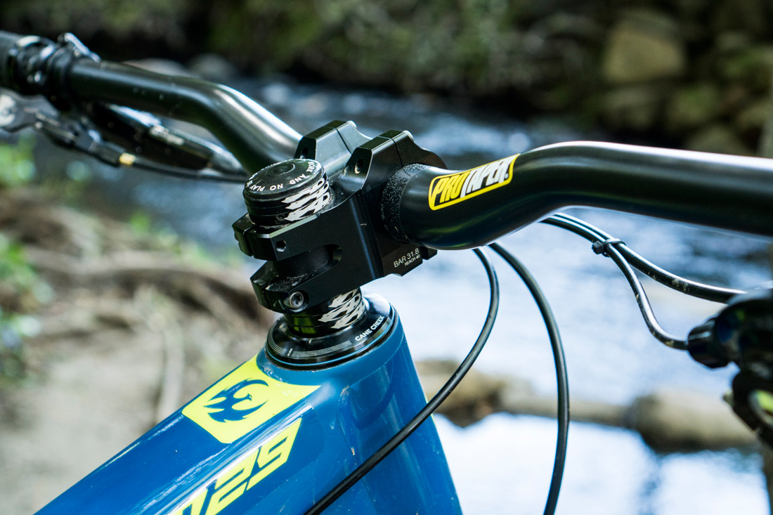 Hayes presenta la colección Enduro