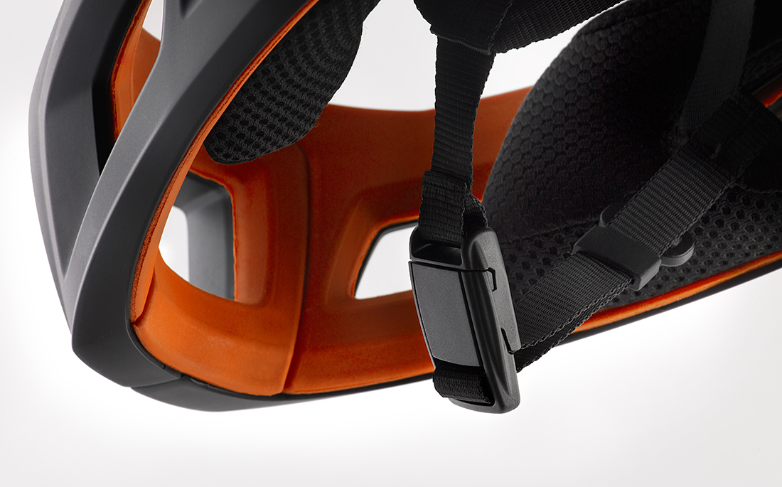 ¿Es seguro un casco integral desmontable?
