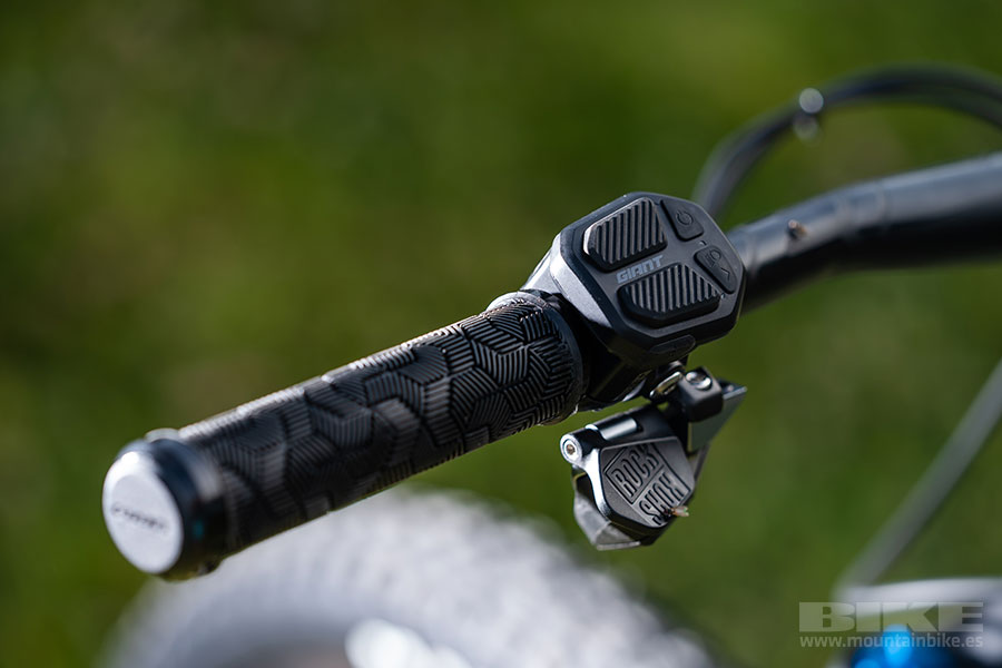 Nueva Giant Reign E   PRO 2020
