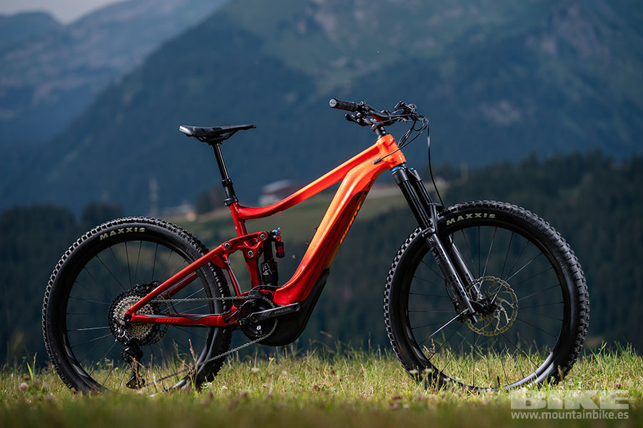 Nueva Giant Reign E   PRO 2020