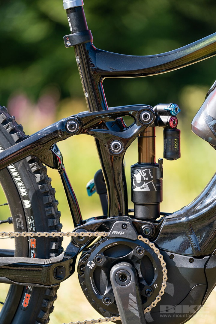 Nueva Giant Reign E   PRO 2020