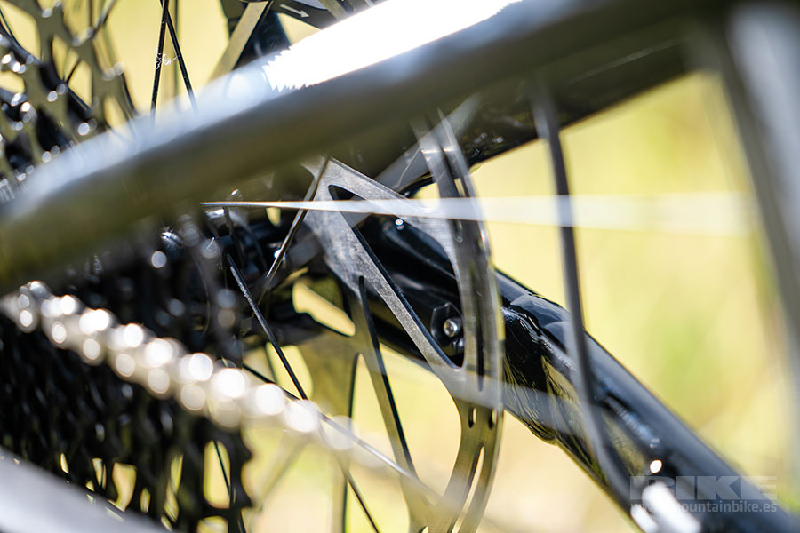 Nueva Giant Reign E   PRO 2020