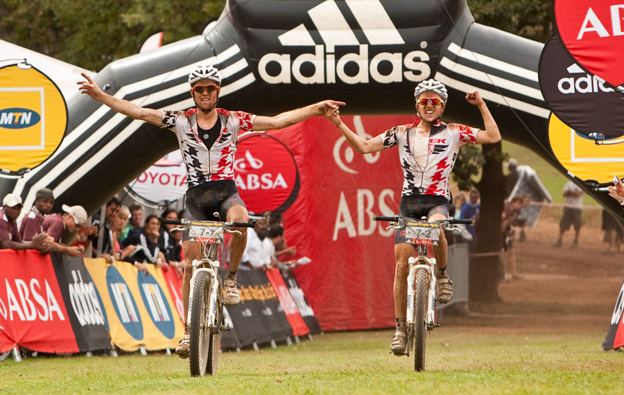 Hermanos y pros del MTB internacional