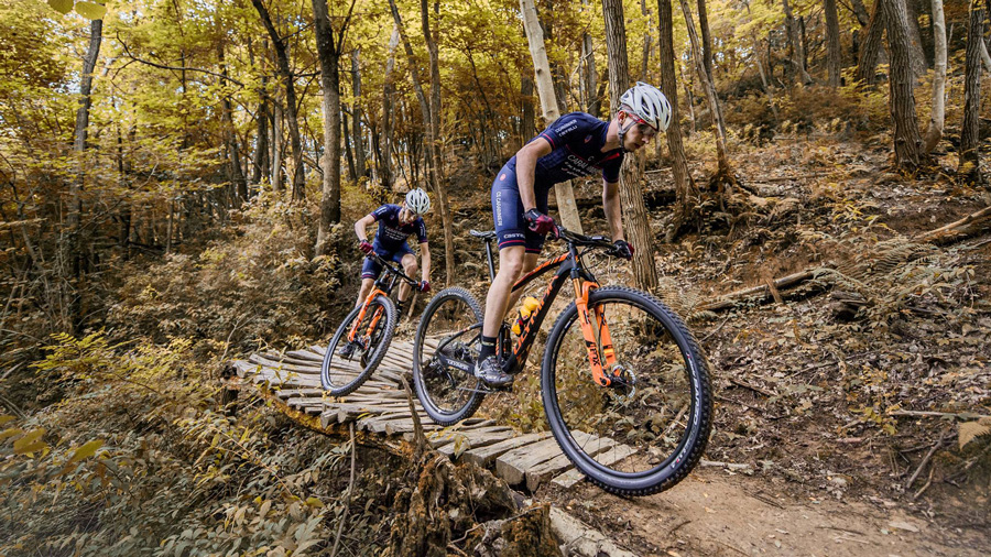 Hermanos y pros del MTB internacional