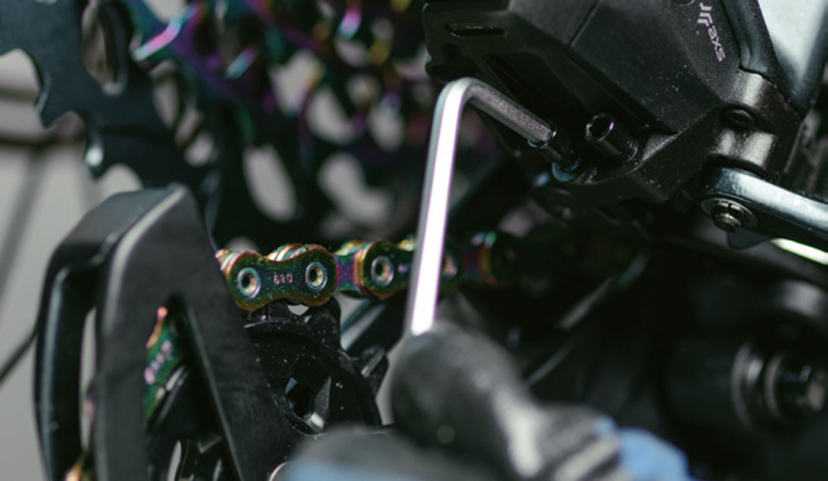Instalar una transmisión Sram Eagle AXS es así de fácil