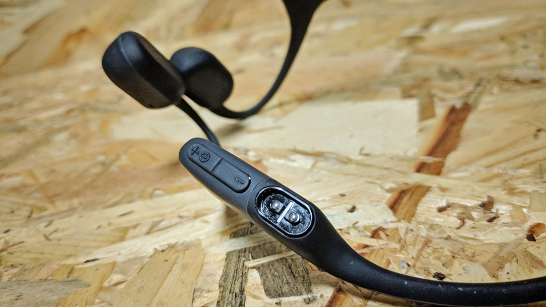 Aeropex, probamos los cascos de conducción ósea mientras montamos en bici