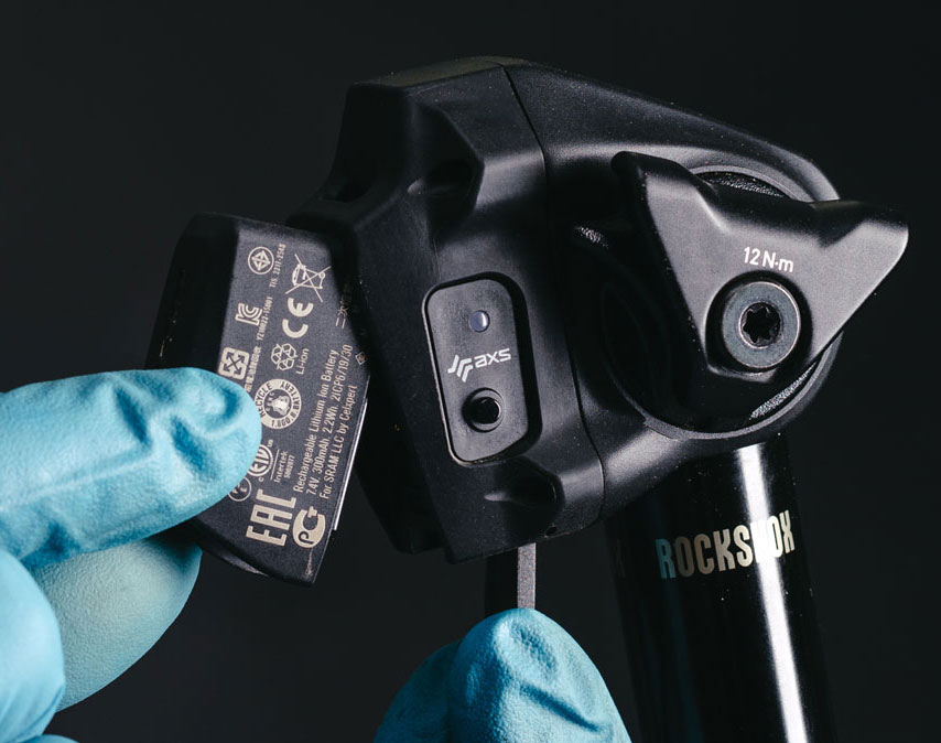 Mecánica: Instalar una tija RockShox Reverb AXS