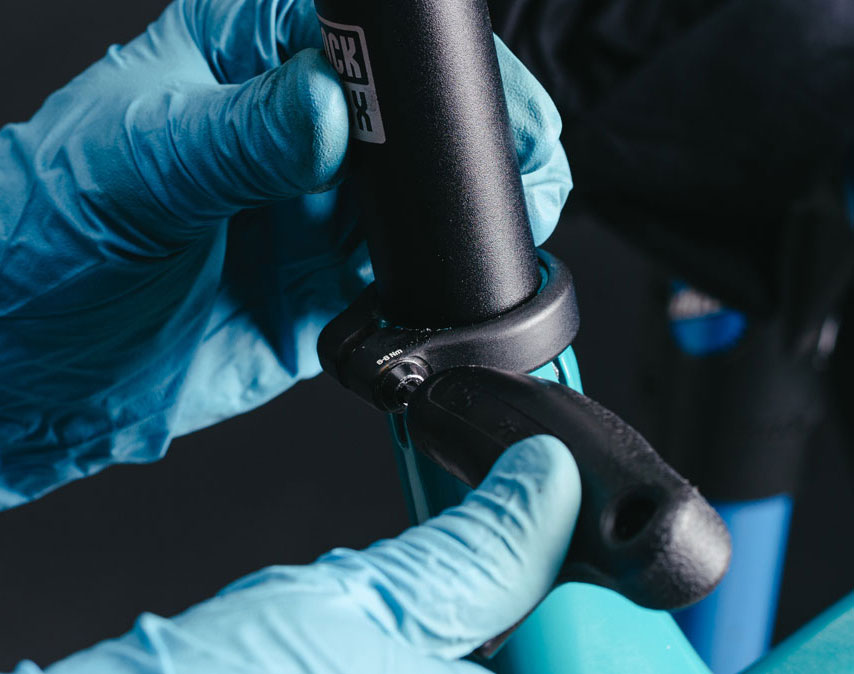 Mecánica: Instalar una tija RockShox Reverb AXS