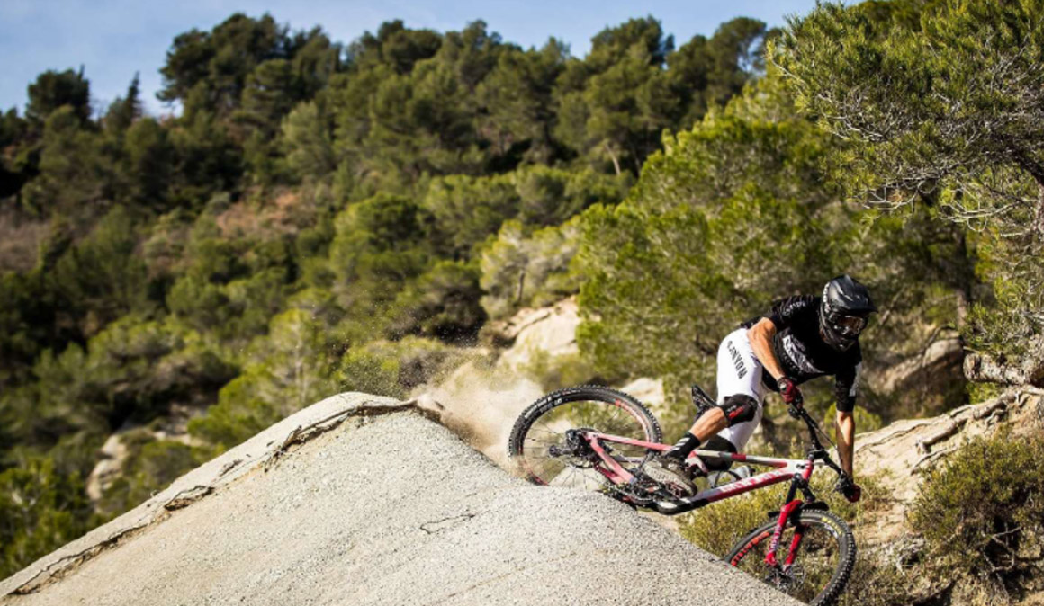 Jack Moir se pasa al enduro y ficha por Canyon